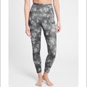 Athleta leggings - Elation Printed 7/8 Tight - Size Medium - Grey color print